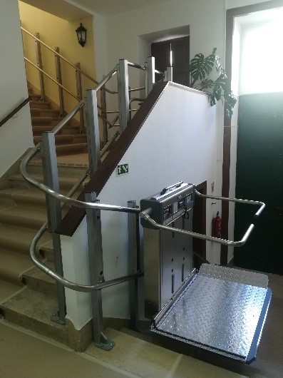 Plataforma de escada GAMA PLUS 
